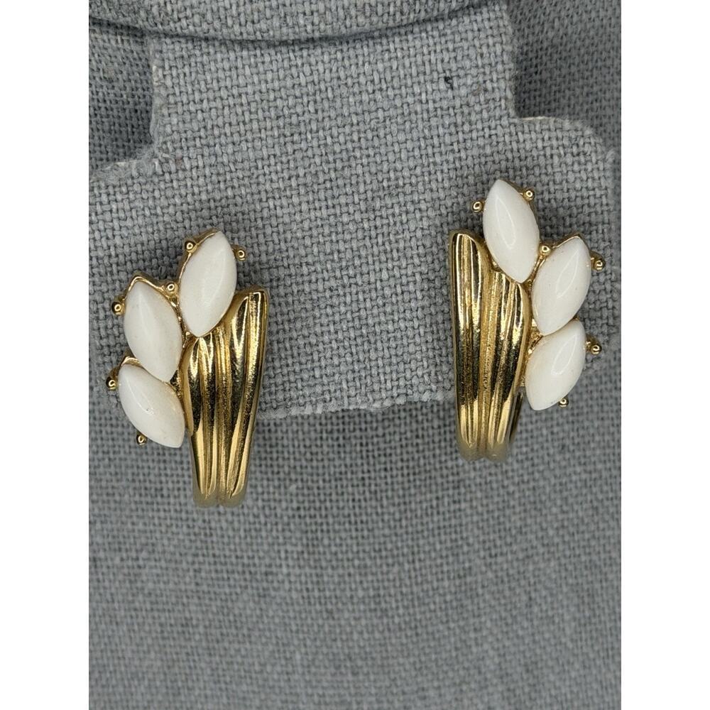 Vintage Trifari Gold Tone White Milk Glass Oval Hoop Earrings